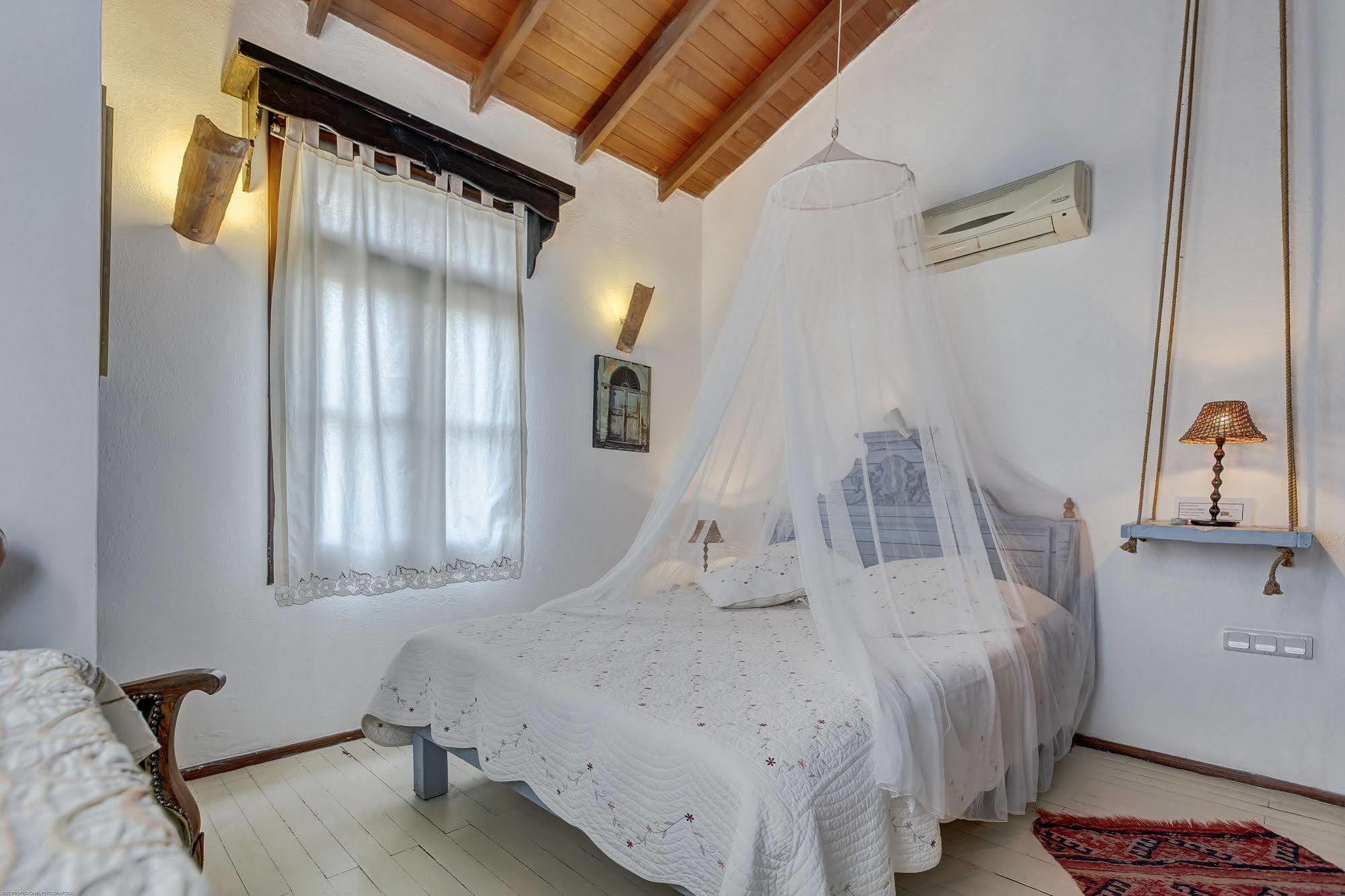 Retro Butik Otel (Adults Only) Кешме Экстерьер фото