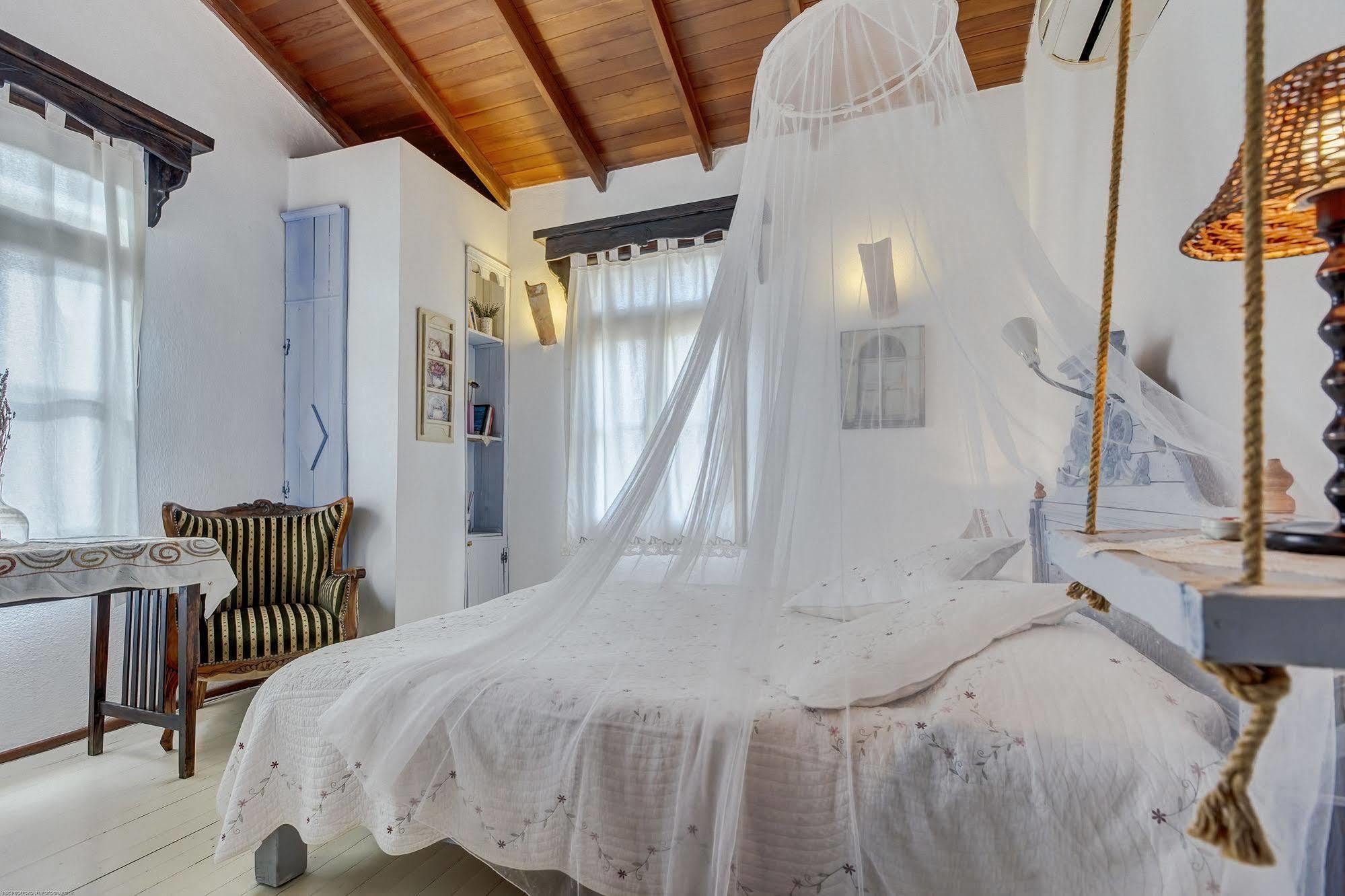 Retro Butik Otel (Adults Only) Кешме Экстерьер фото